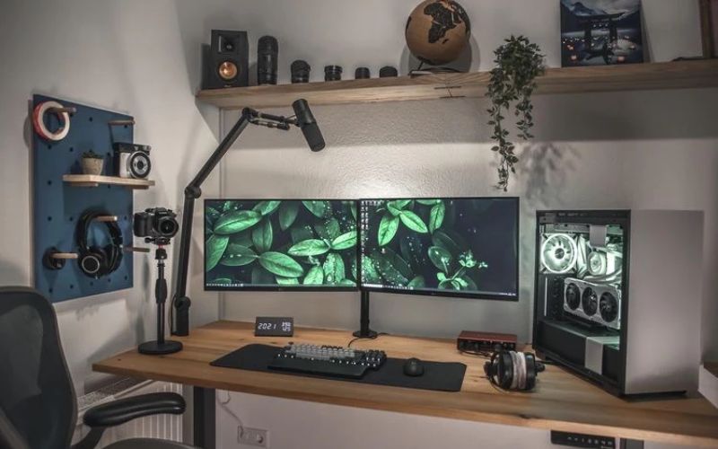 Setup 2 màn hình kép ngang với nhau tiện lợi khi làm việc